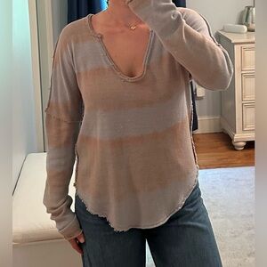 Free people blue and tan long sleeve top with open neck. Blue and tan tie dye